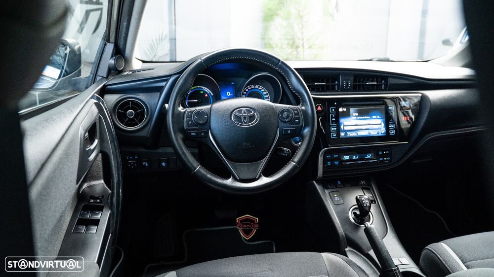 Toyota Auris Touring Sports 1.8 HSD Comfort+Navi - 19