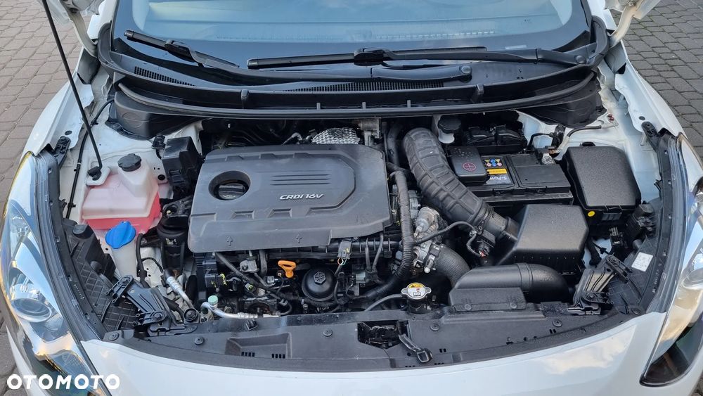 Hyundai i30 Fastback 1.6 CRDI Premium - 26