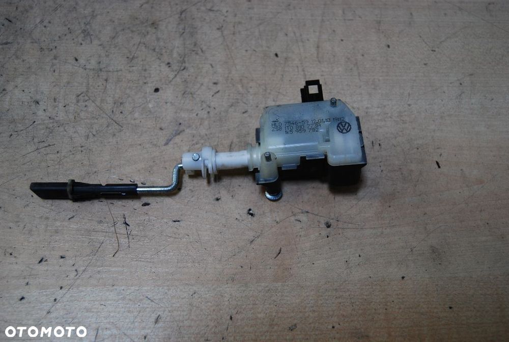 SIŁOWNIK KLAPKI WLEWU PALIWA 1T0810773A VW TOURAN CROSS LIFT TOURAN I 1T0810773 - 4