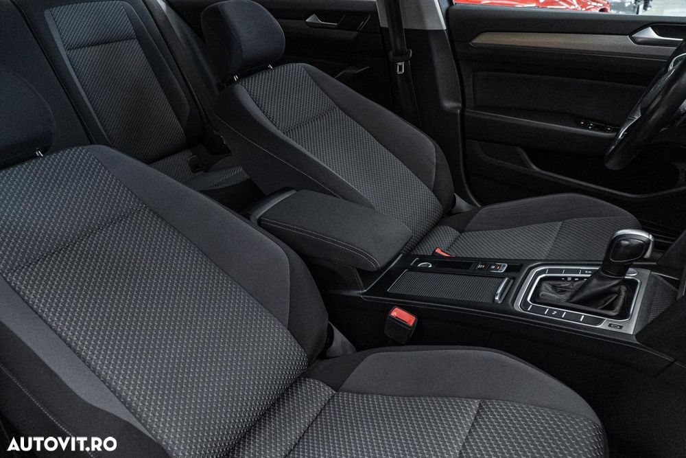 Volkswagen Passat 2.0 TDI DSG Comfortline - 31