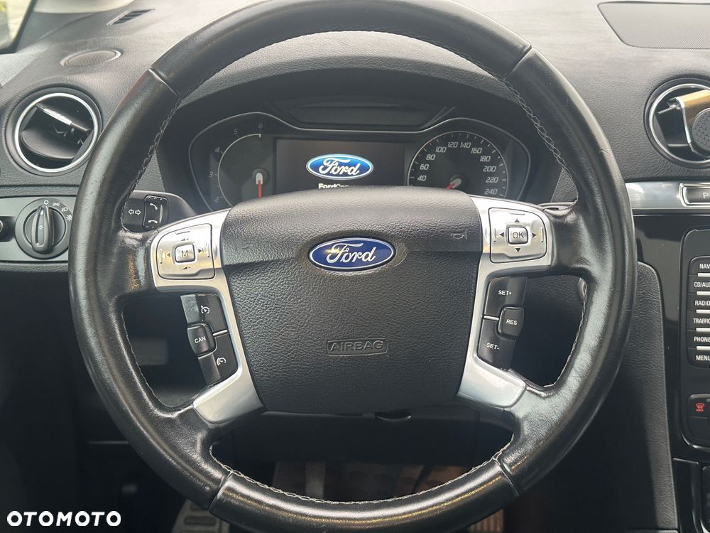 Ford S-Max 2.0 TDCi DPF Titanium X - 13