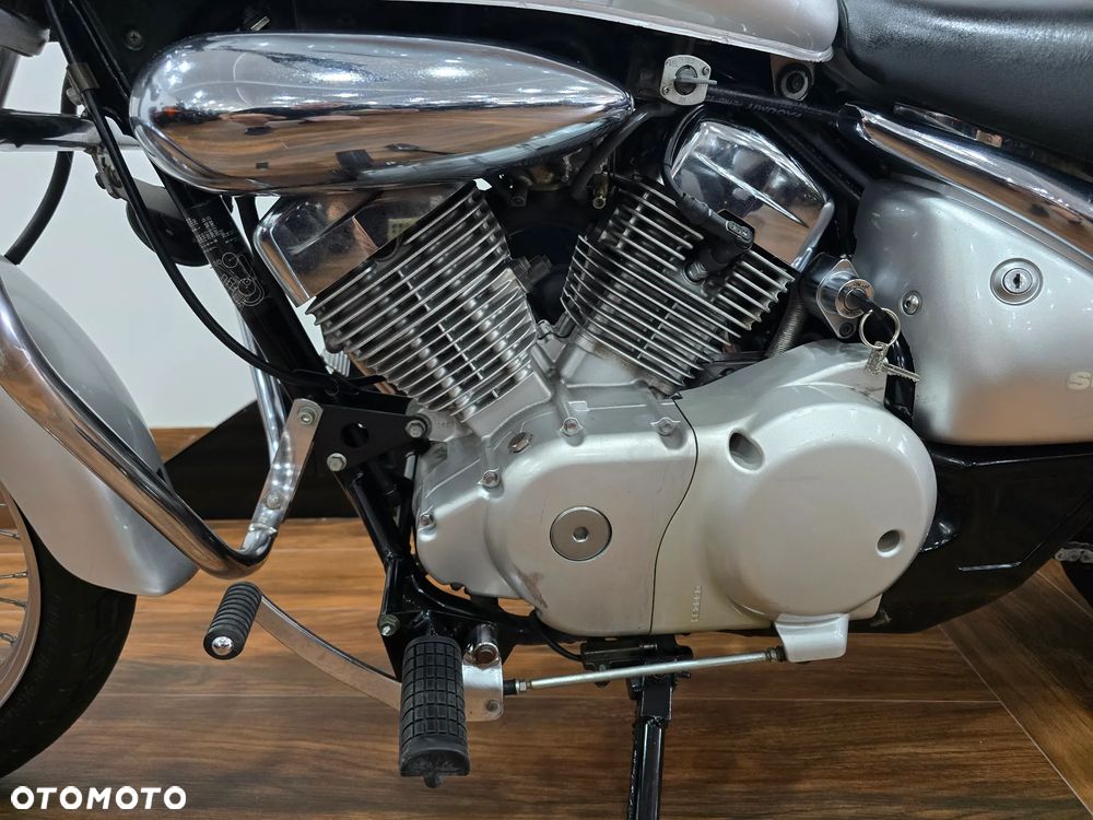 Suzuki Intruder - 22