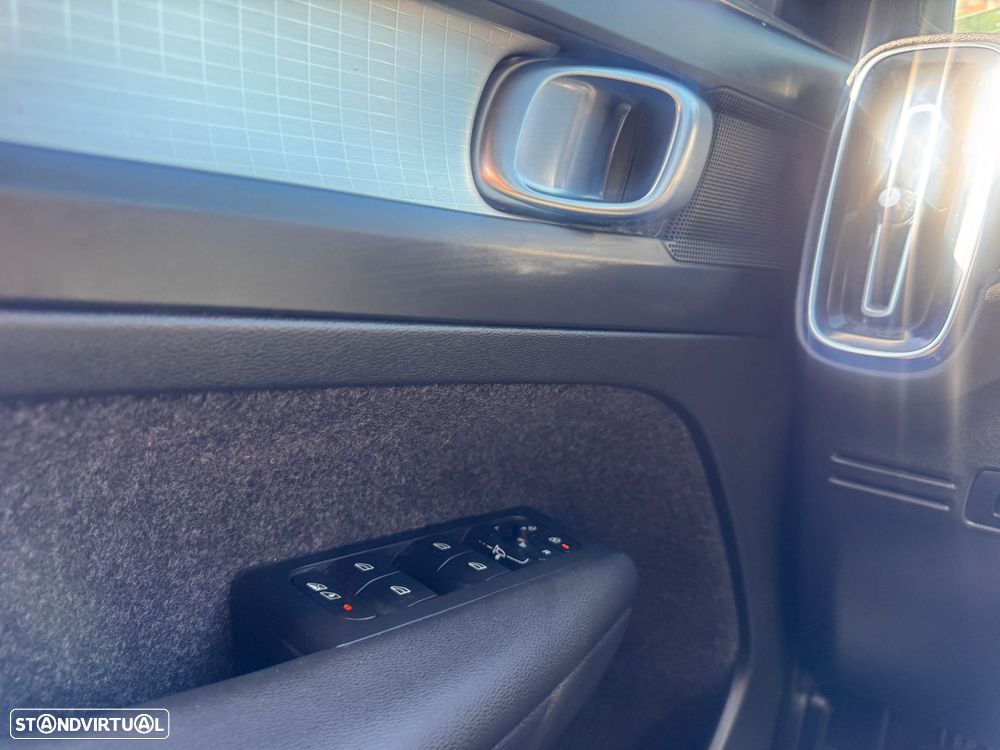 Volvo XC 40 T4 Recharge DKG Core - 11