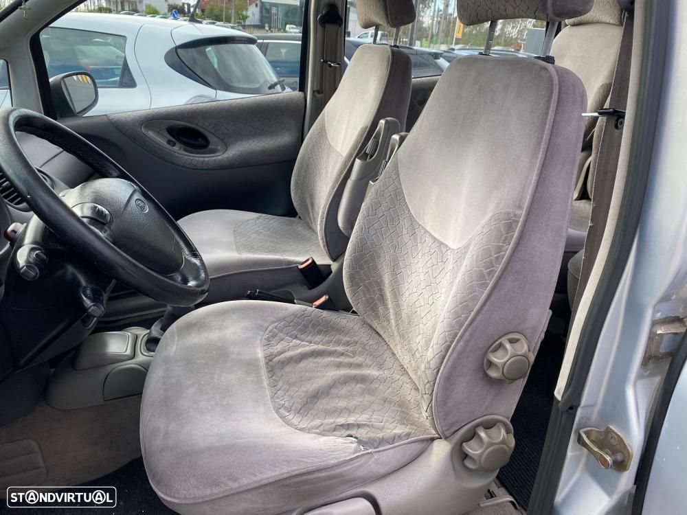 Ford Galaxy 1.9 TDi GLX - 6