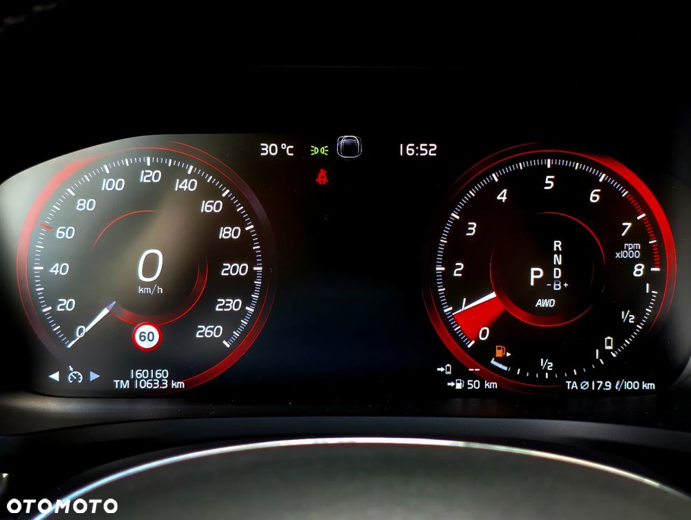 Volvo V60 T8 AWD Twin Engine Geartronic Inscription - 9