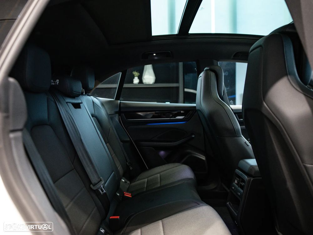 Porsche Macan Electric - 32