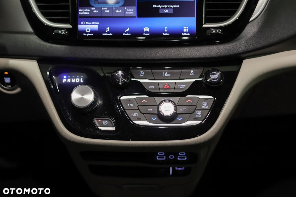 Chrysler Pacifica - 29