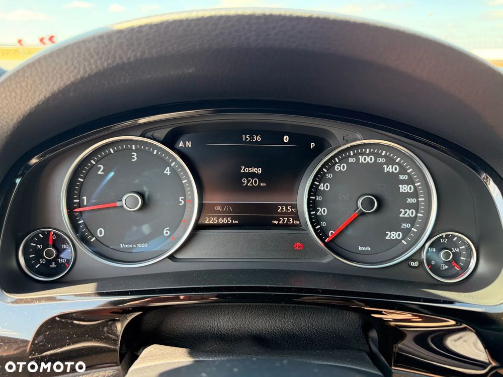 Volkswagen Touareg 3.0 V6 TDI BMT Perfectline R-Style - 6