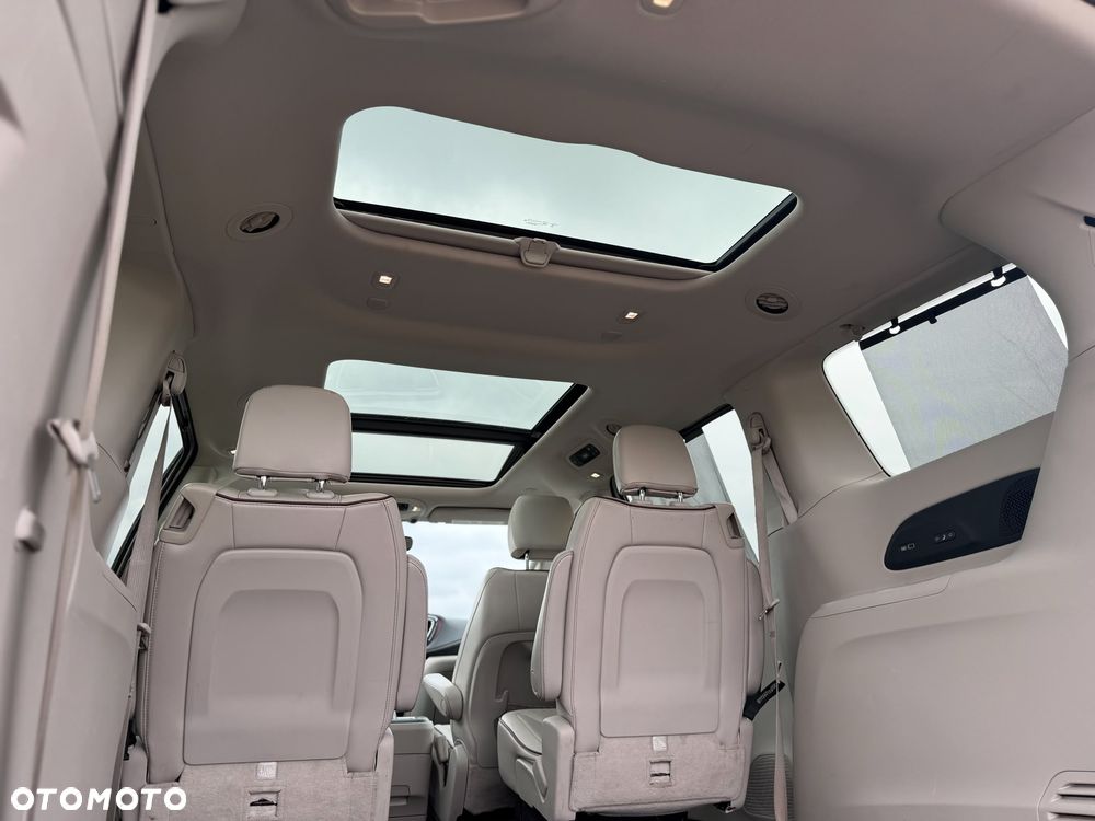 Chrysler Pacifica - 16