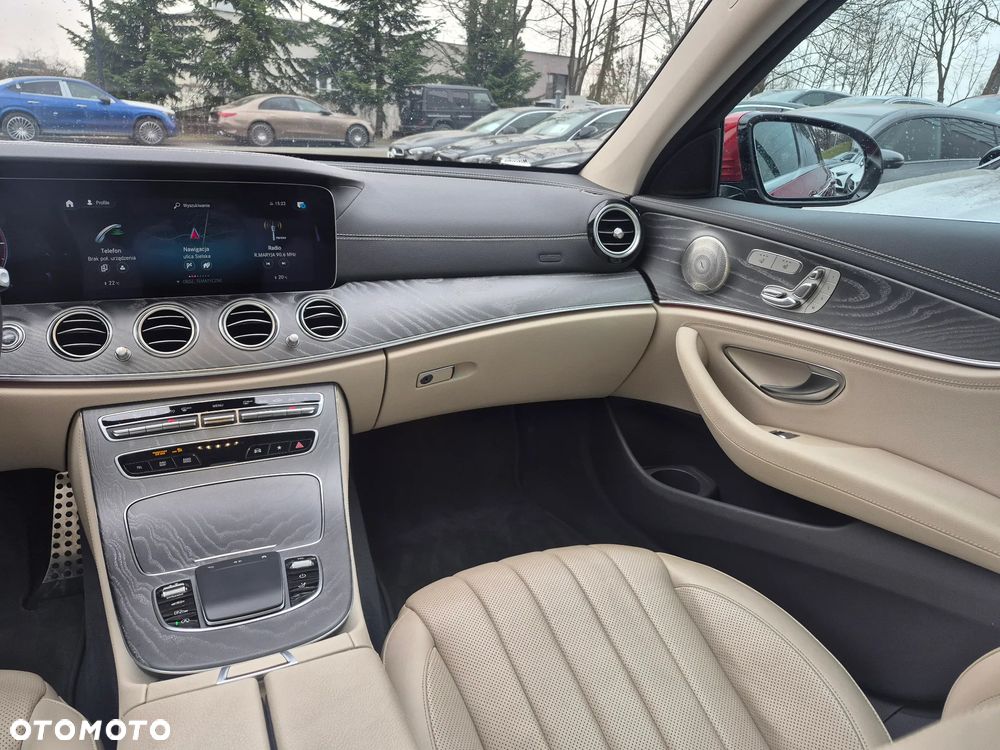 Mercedes-Benz Klasa E 220 d 4-Matic AMG - 24