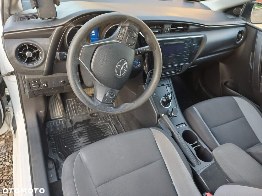 Toyota Auris - 2