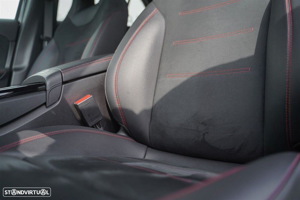 Mercedes-Benz A 200 AMG Line Aut. - 32