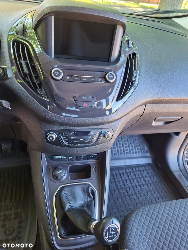 Ford Tourneo Courier 1.5 TDCi S&S Titanium - 28