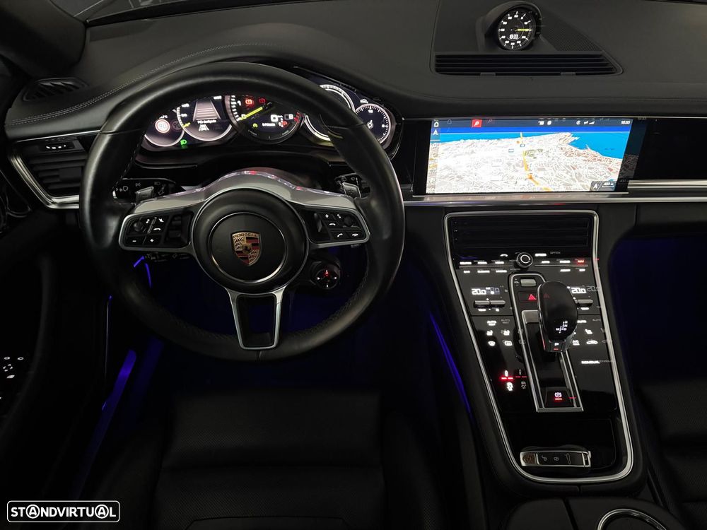 Porsche Panamera Sport Turismo - 18