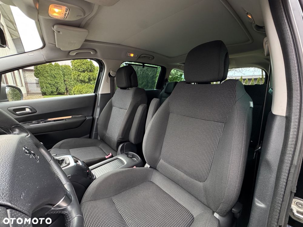 Peugeot 5008 1.6 THP Premium + - 28