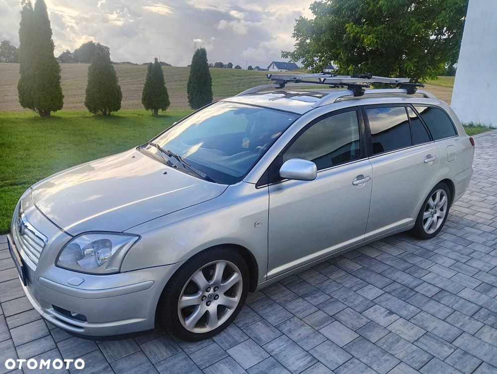 Toyota Avensis - 1