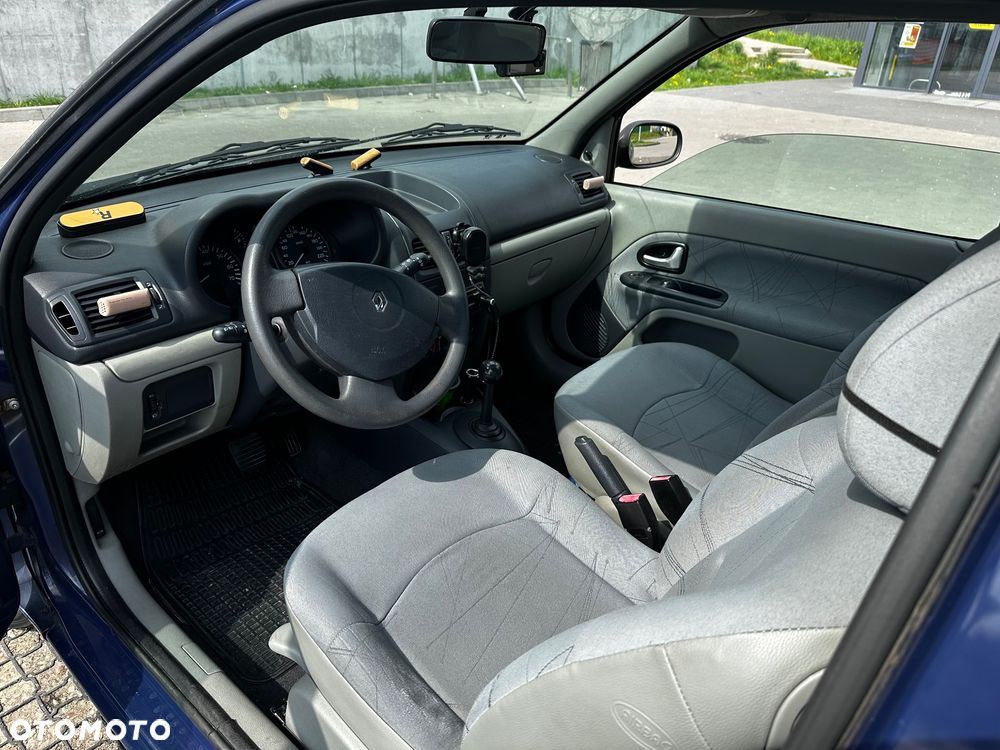 Renault Clio - 12