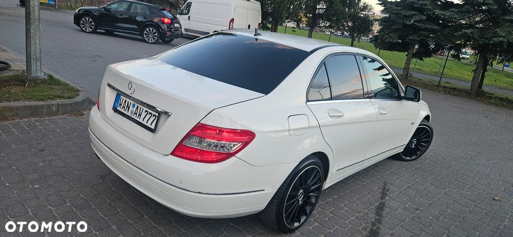 Mercedes-Benz Klasa C 180 BlueEFFICIENCY 7G-TRONIC Avantgarde - 16