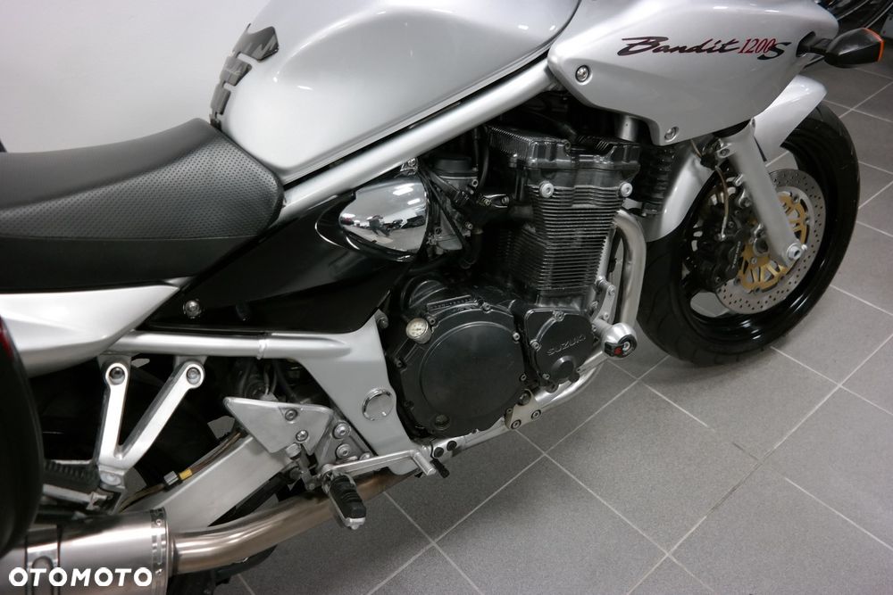 Suzuki Bandit - 12