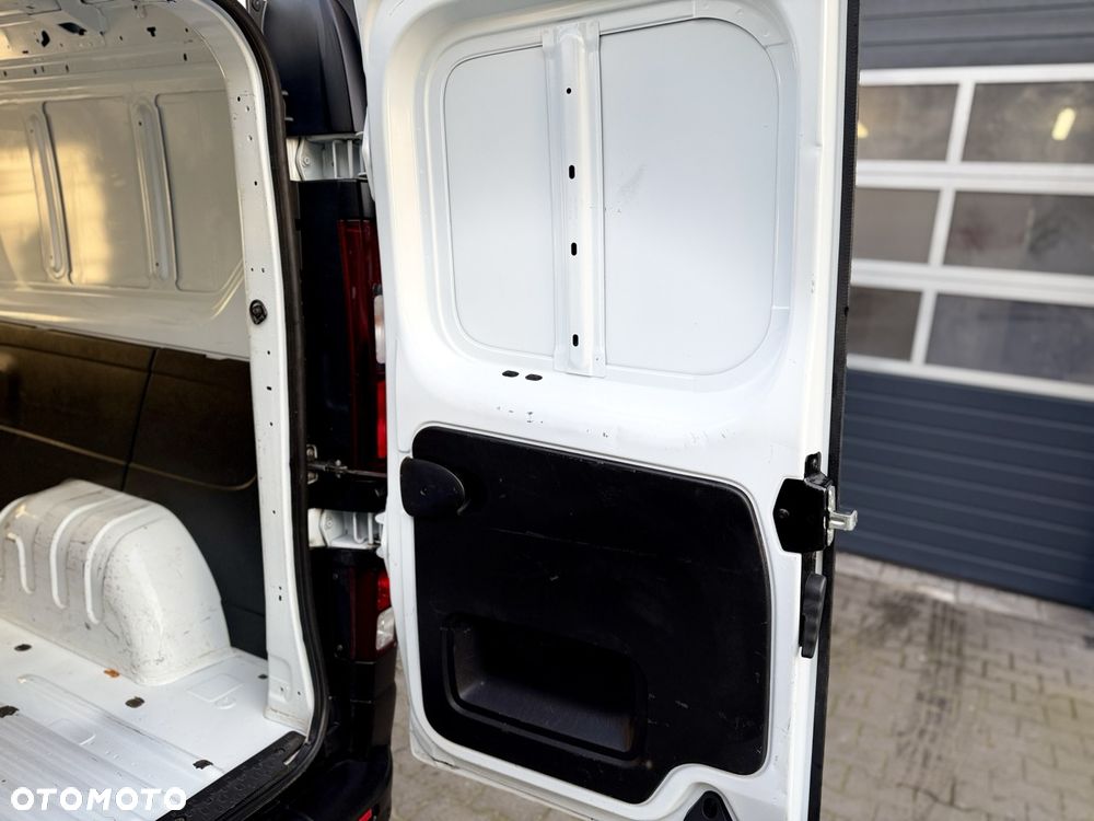 Renault Trafic - 22