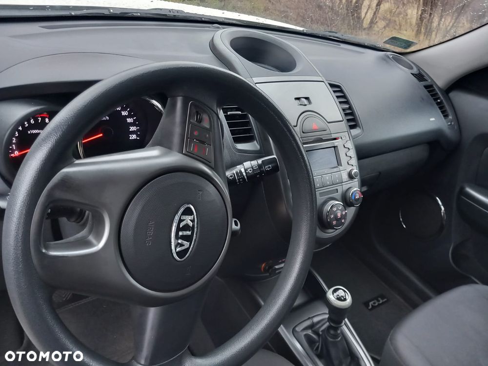 Kia Soul 1.6 L - 23