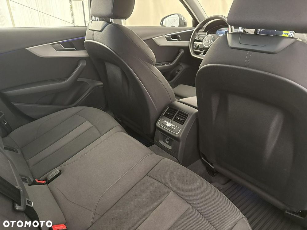 Audi A4 Allroad - 24