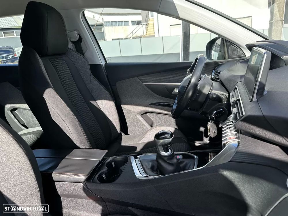 Peugeot 5008 1.2 PureTech Allure Pack - 58