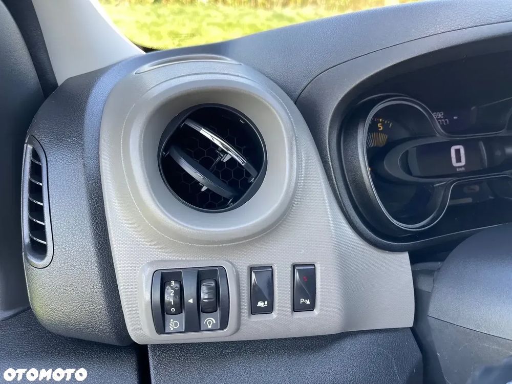 Renault Trafic - 26