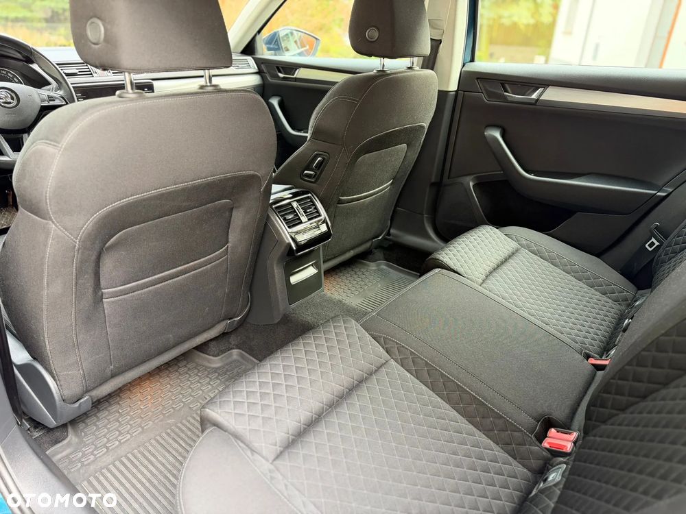 Skoda Superb 2.0 TDI Style DSG - 38