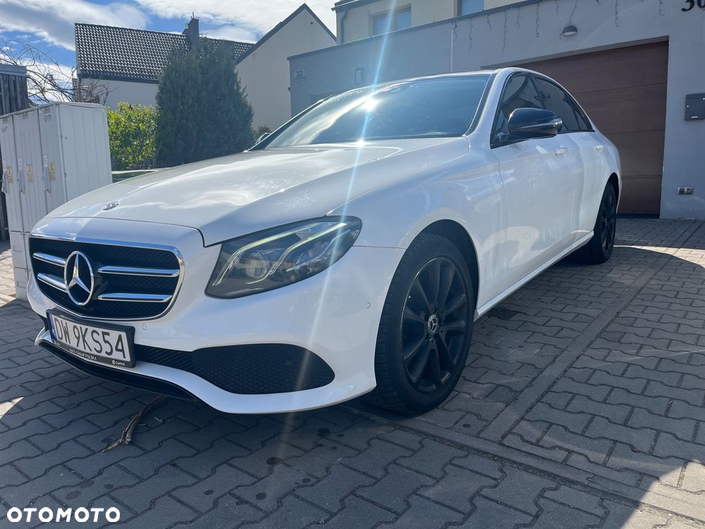 Mercedes-Benz Klasa E 220 d 4-Matic 9G-TRONIC - 2