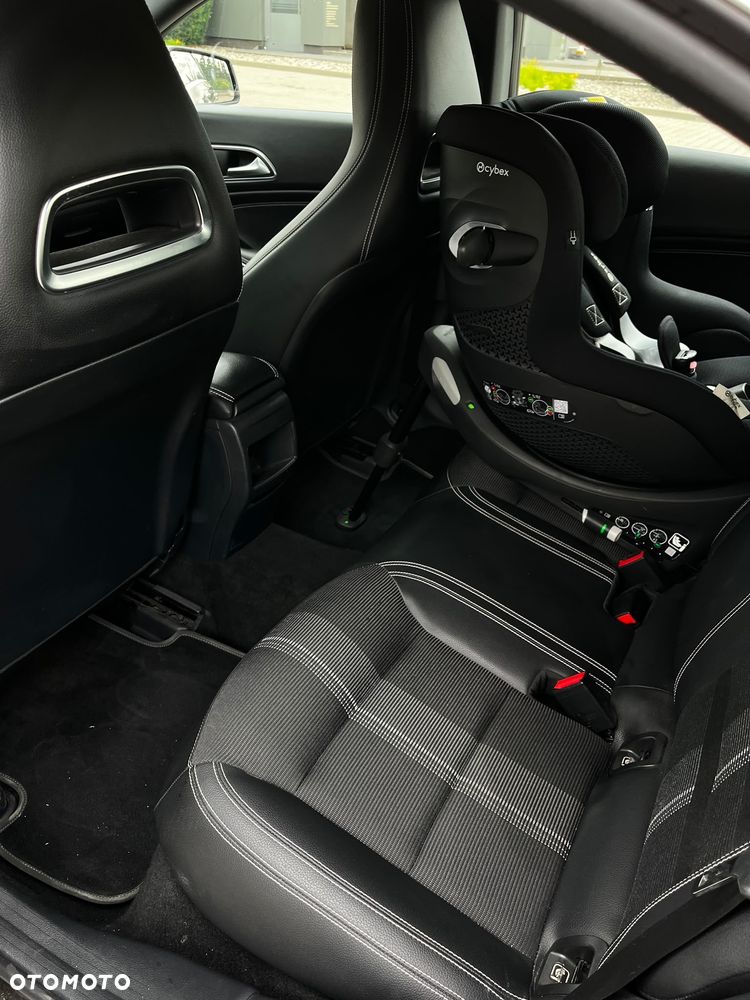 Mercedes-Benz CLA 180 - 10
