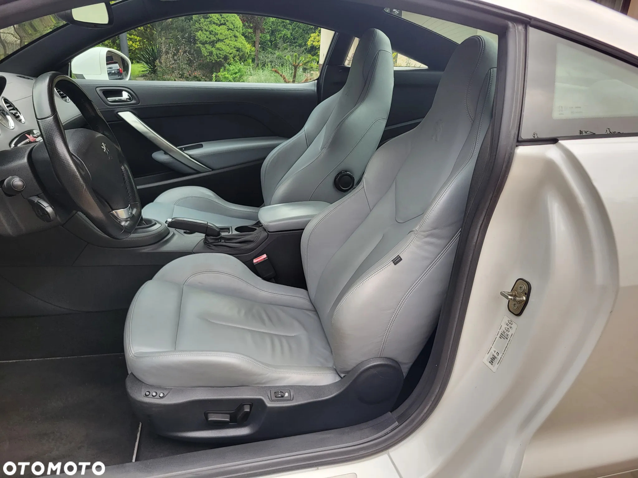Peugeot RCZ 1.6 200 THP - 12