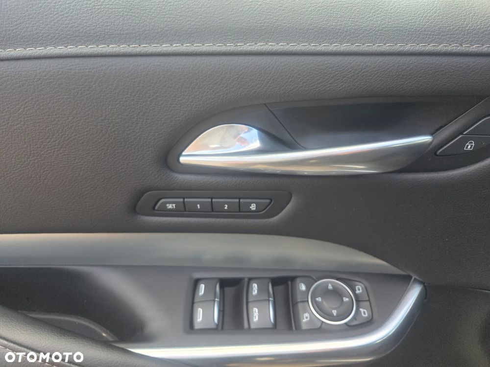 Cadillac XT4 350T AWD Premium Luxury - 25