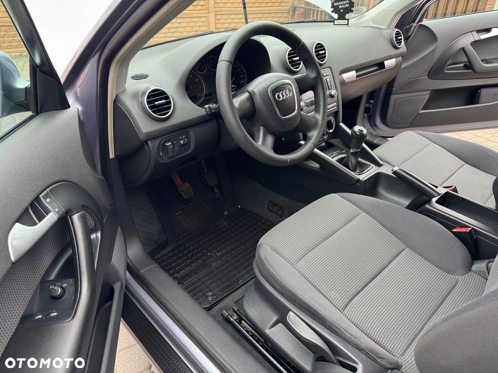 Audi A3 3-drzwiowe 1.6 Ambiente - 13