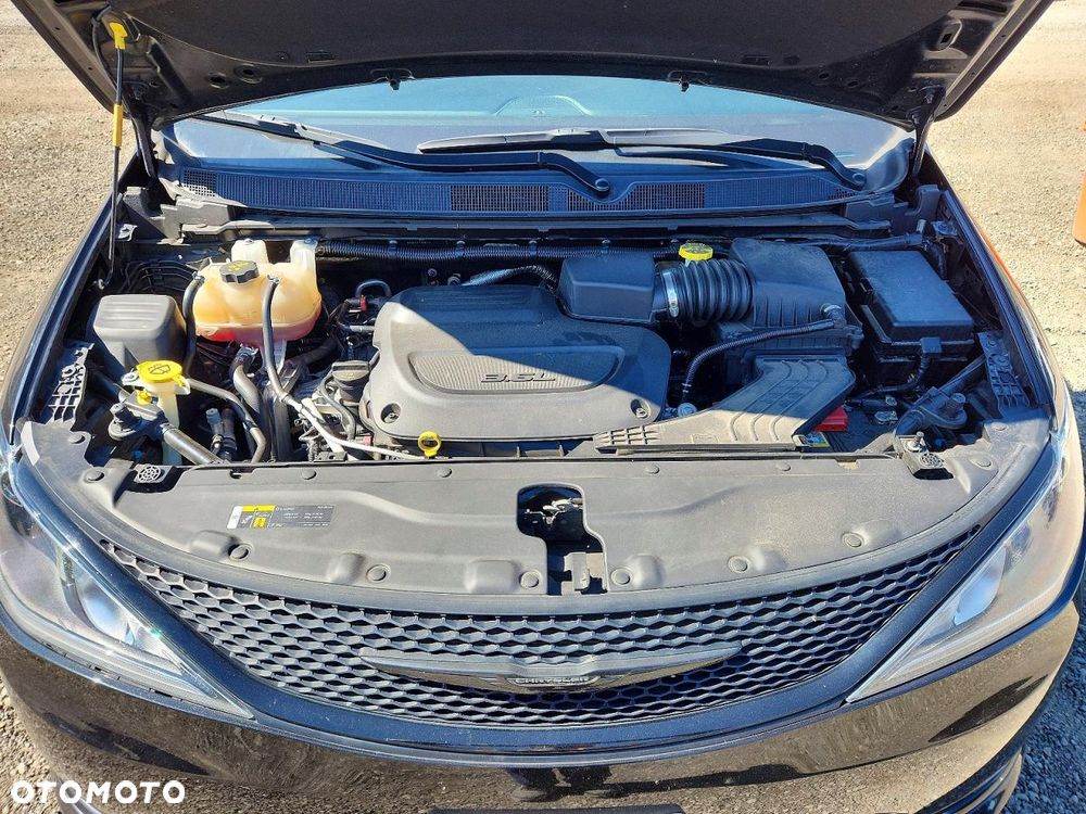 Chrysler Pacifica - 13
