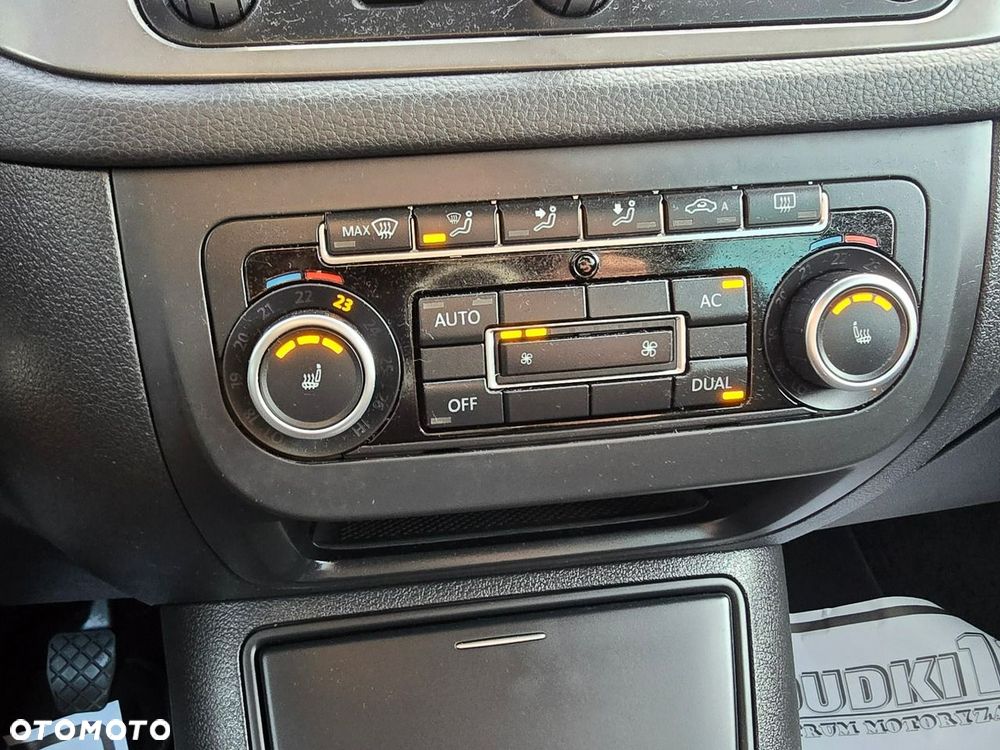 Volkswagen Tiguan - 32