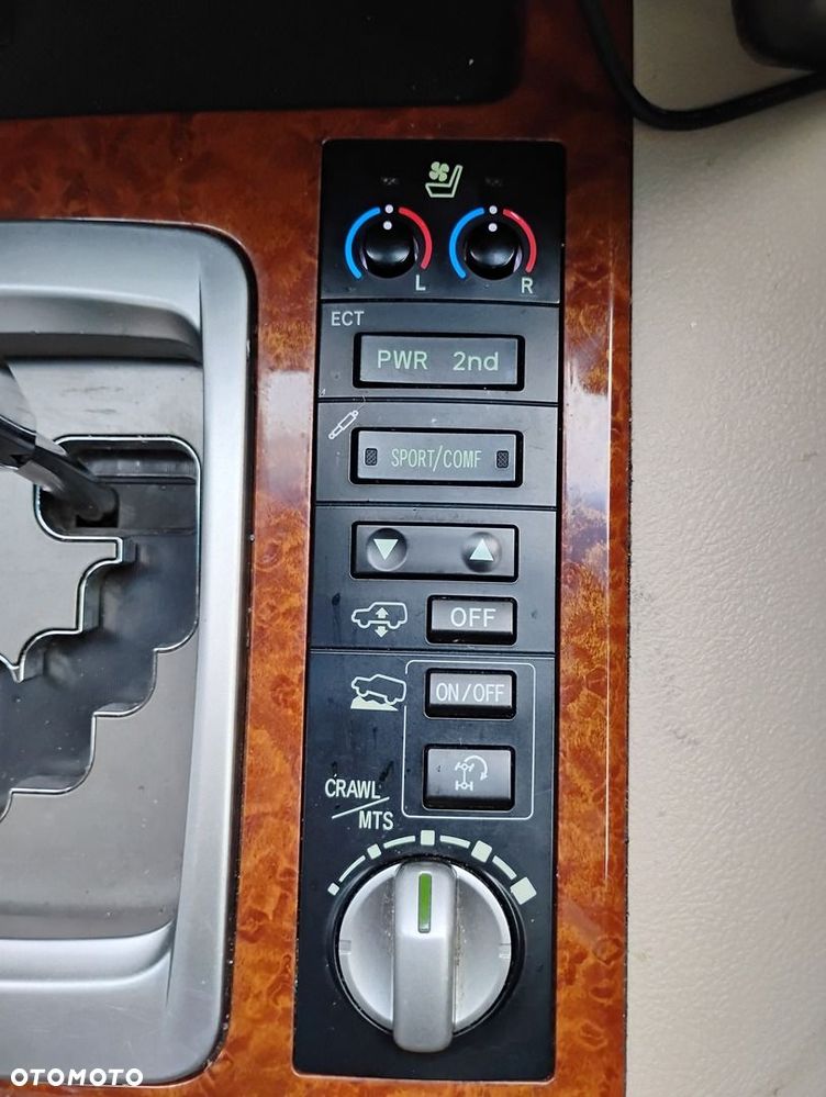 Toyota Land Cruiser - 16