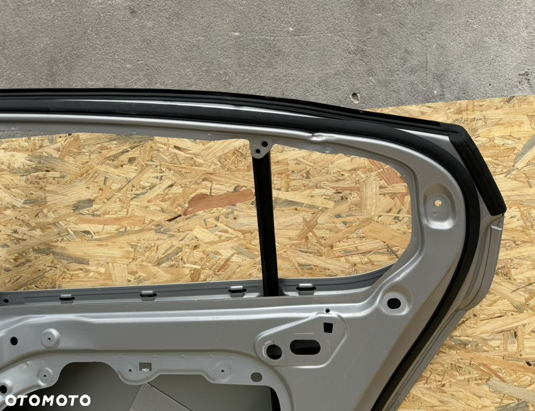 DRZWI TYŁ TYLNE PRAWE RH VOLVO C40 22+ SREBRNE ORYGINAŁ - 11