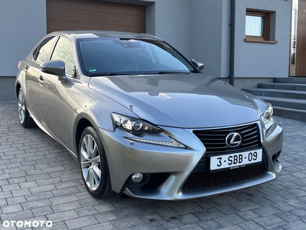 Lexus IS 300h Prestige - 2