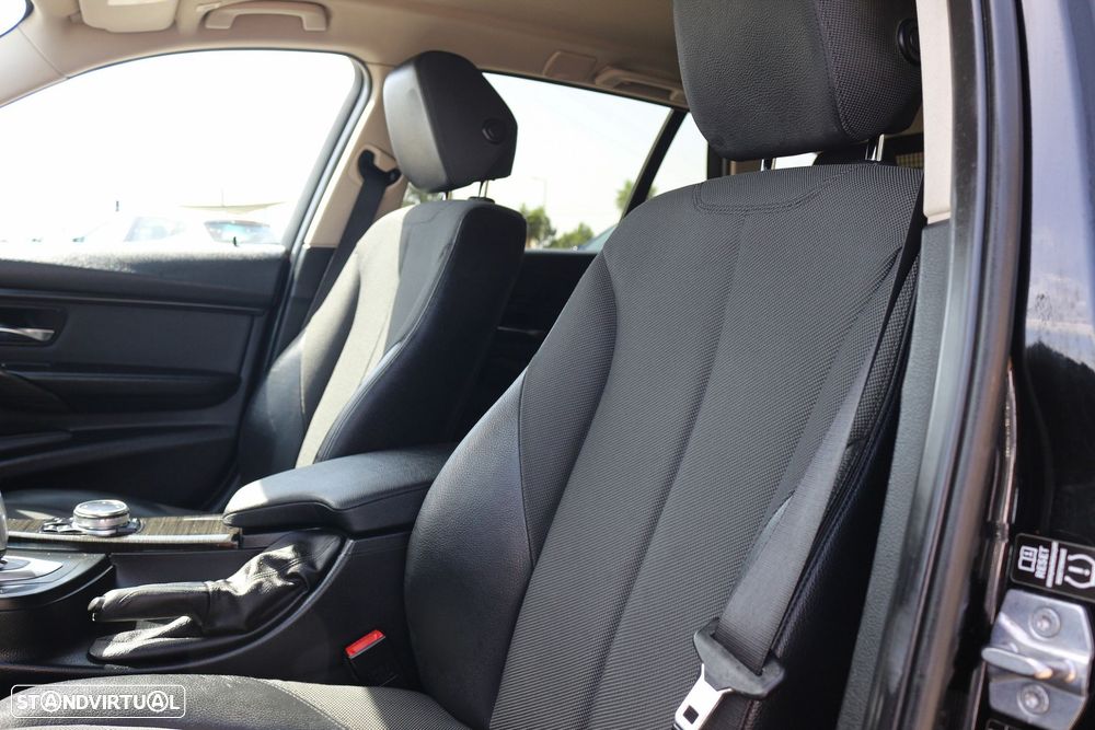 BMW 320 d Aut. Efficient Dynamics Edition Luxury Line - 32