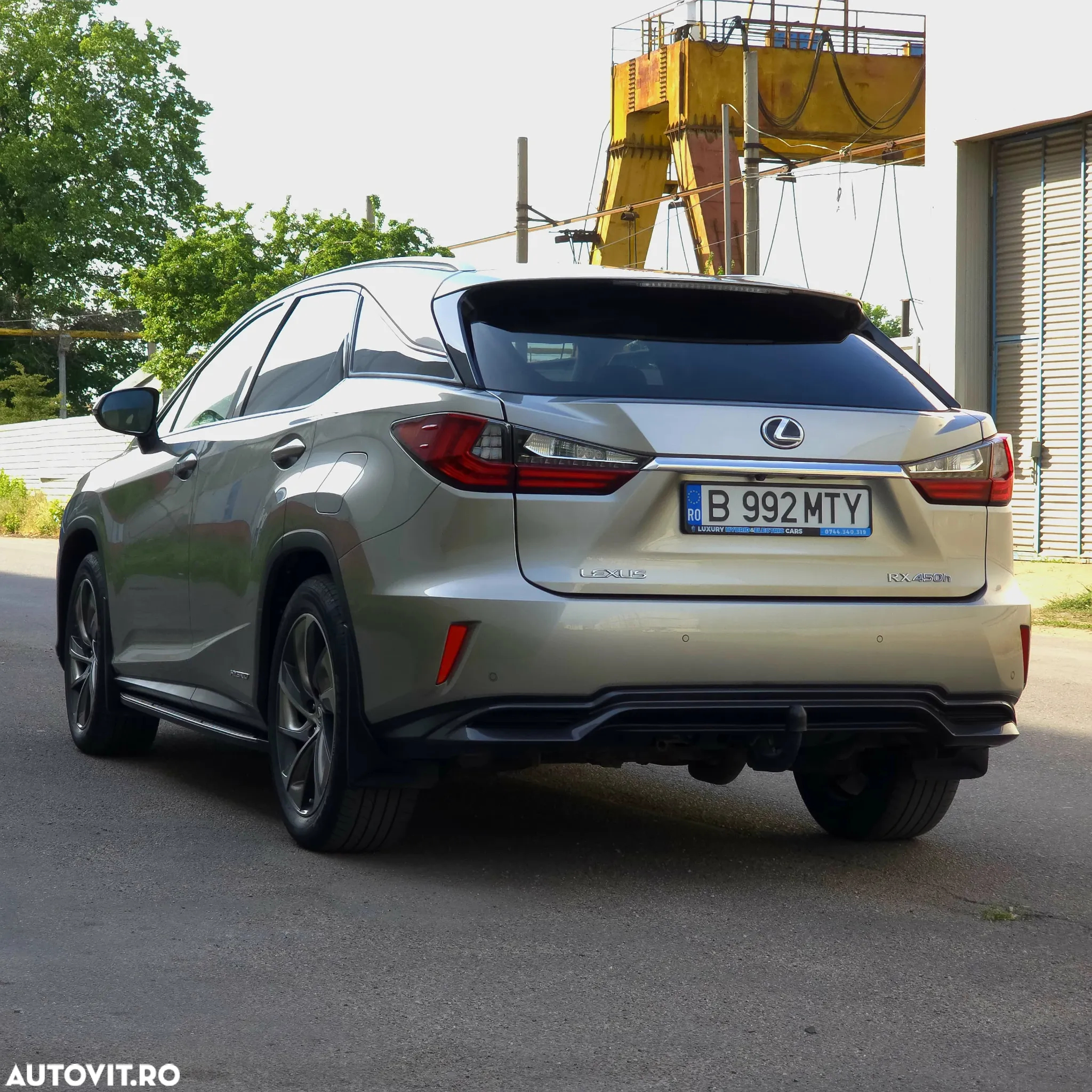 Lexus Seria RX - 7