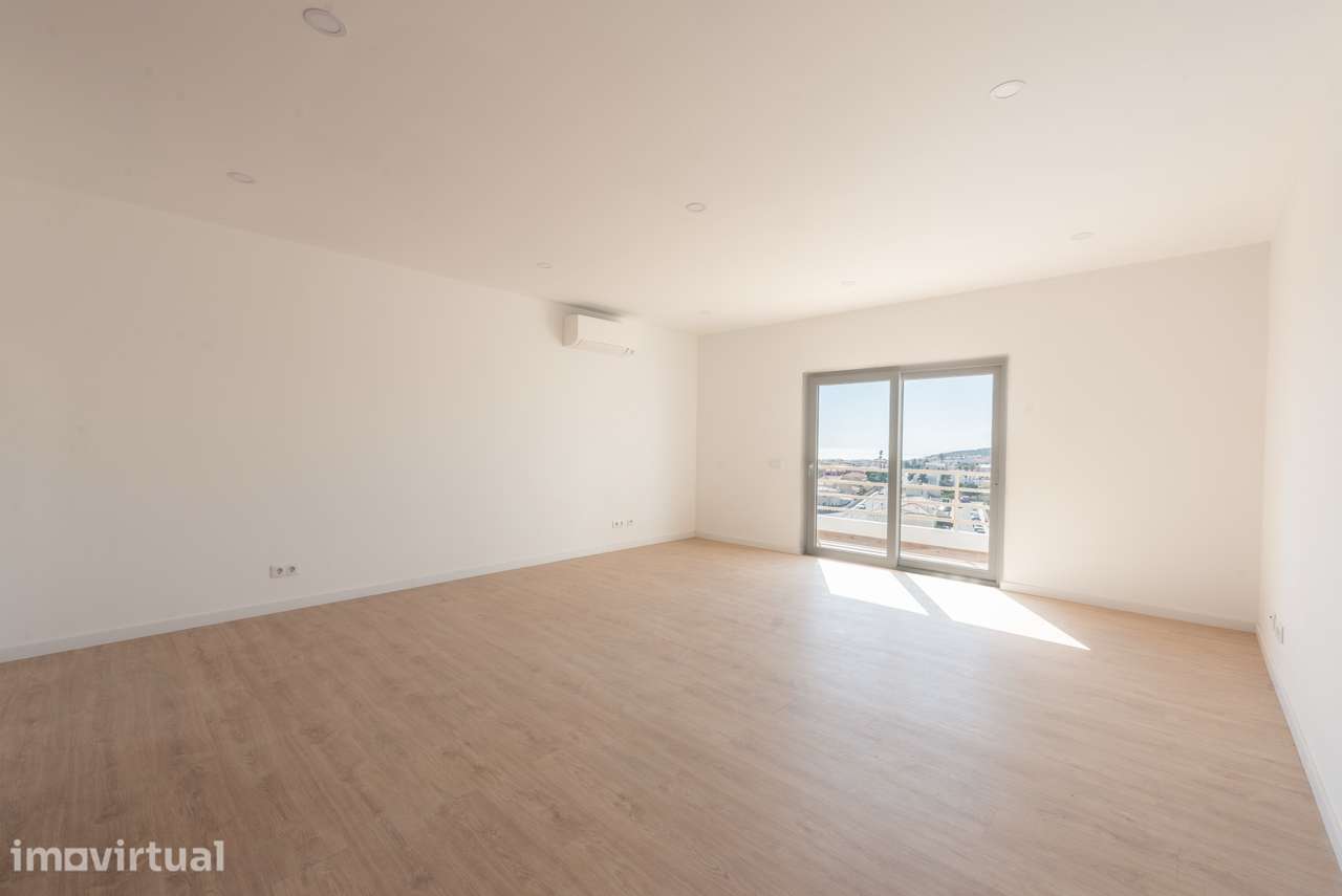 Apartamento T3 em Lagos com vista panorâmica sobre a cidade e o mar. - Grande imagem: 4/28