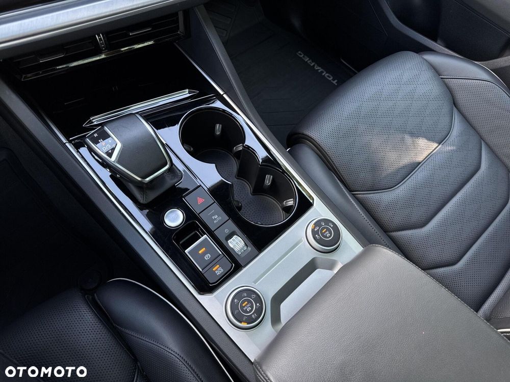 Volkswagen Touareg - 22