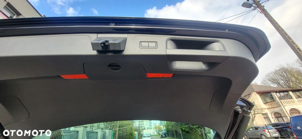 Volkswagen Passat 2.0 TDI Elegance DSG - 13