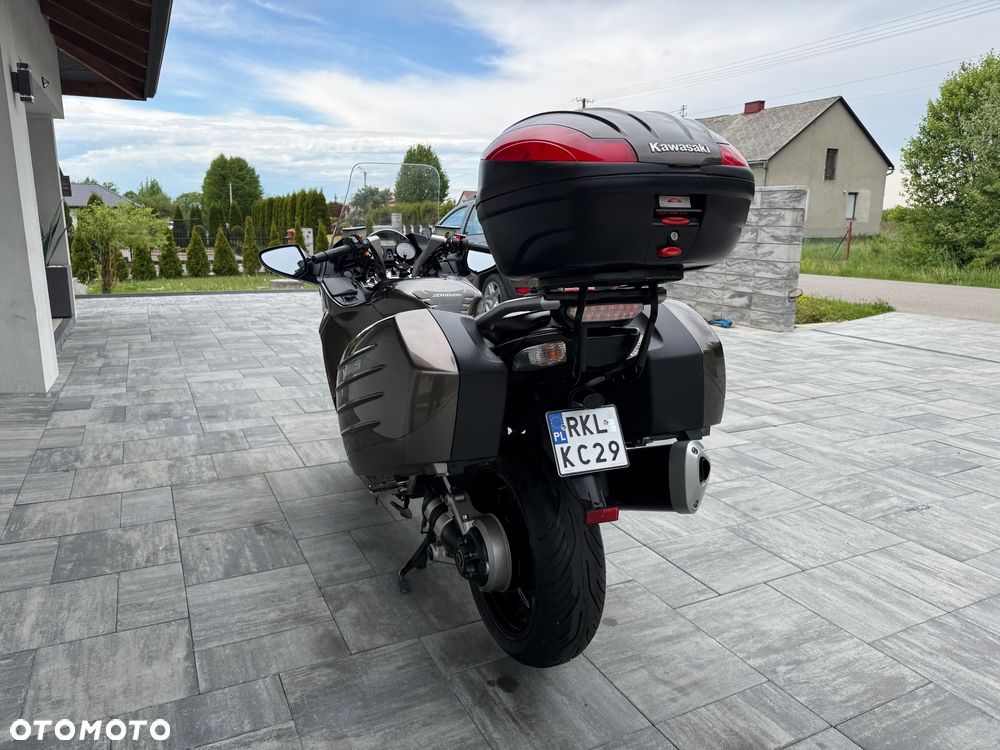 Kawasaki GTR - 16