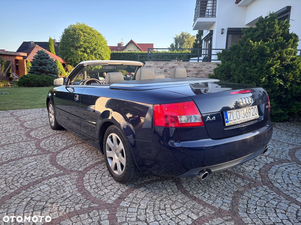 Audi A4 Cabrio 2.4 - 8