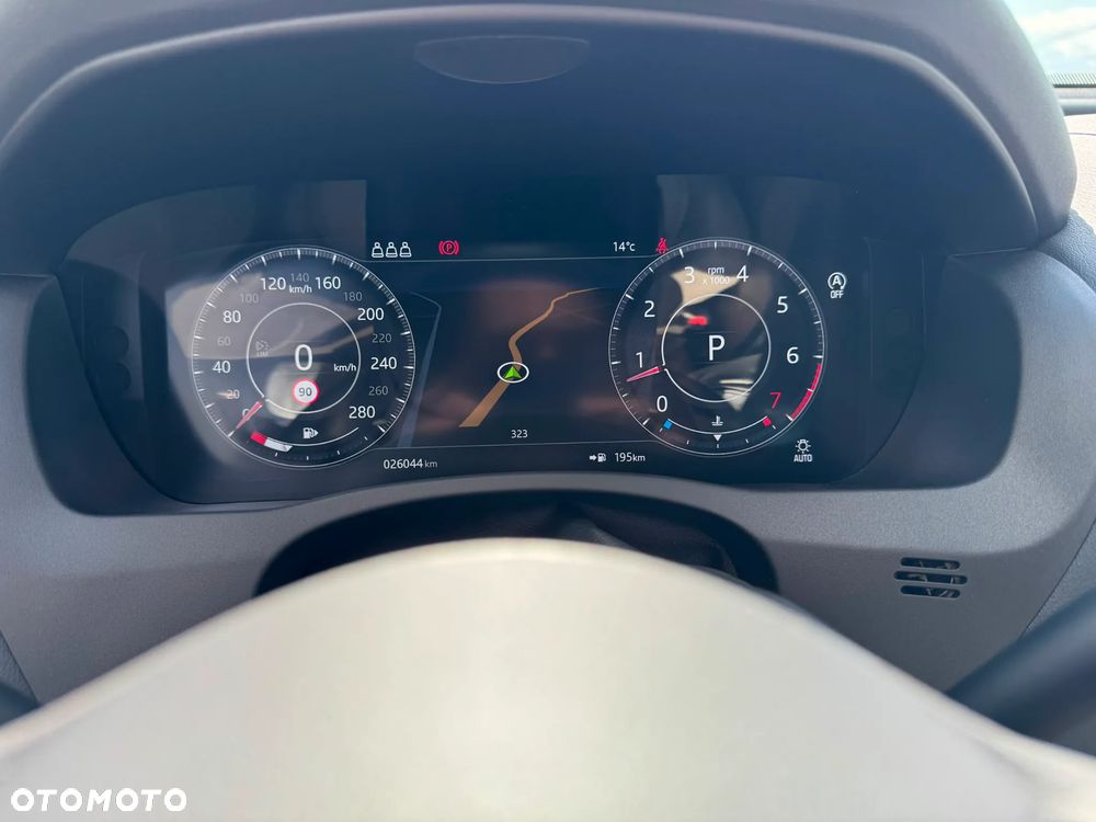 Jaguar XE 25t Prestige - 29