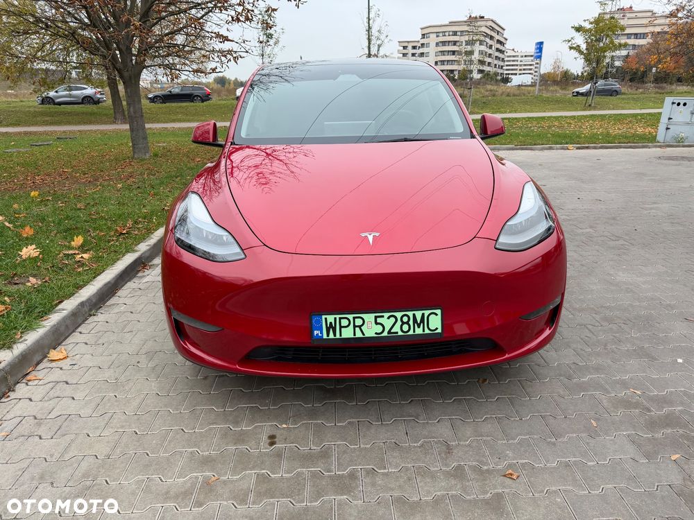 Tesla Model Y Long Range AWD - 8