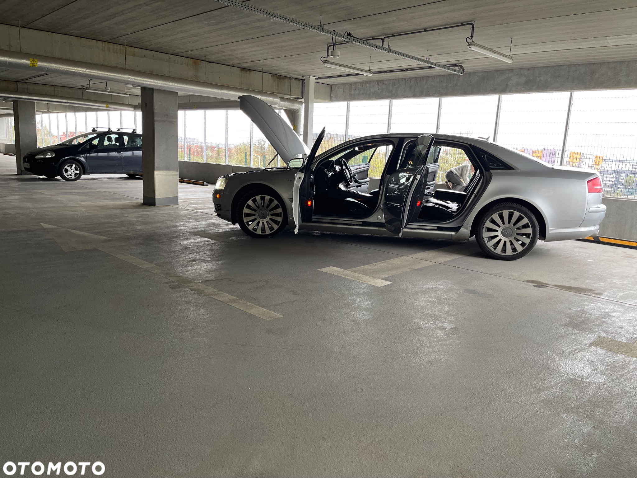 Audi A8 4.2 L Quattro - 19