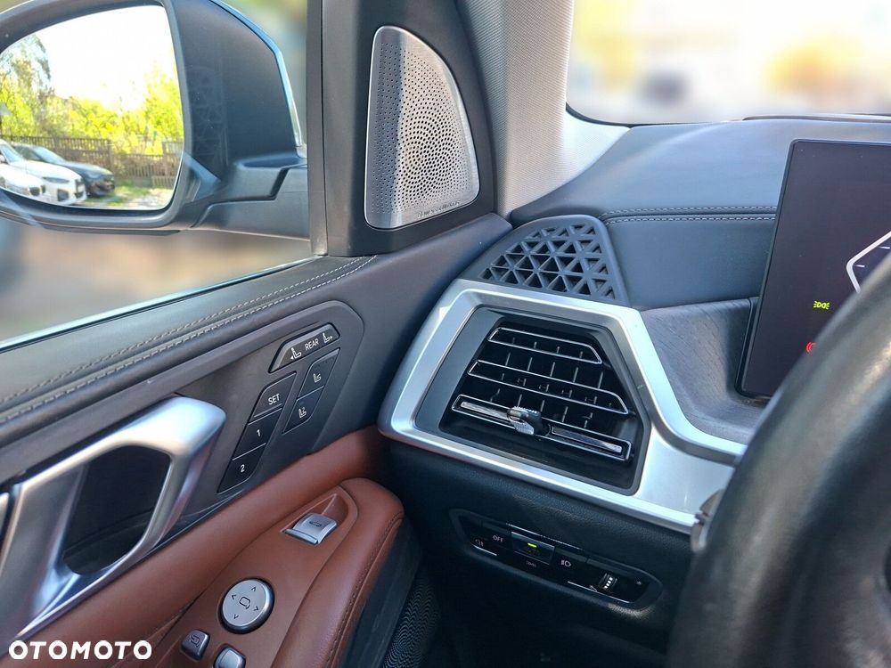 BMW X7 xDrive40d mHEV - 22